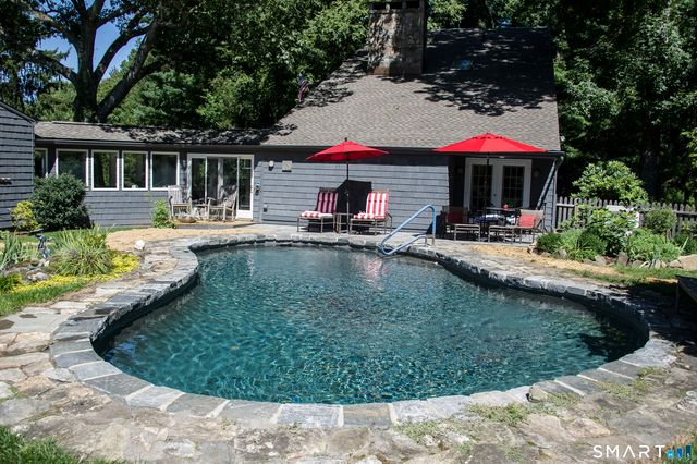 11 Gaffney Road, New Milford, CT 06776