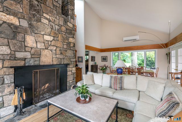 11 Gaffney Road, New Milford, CT 06776