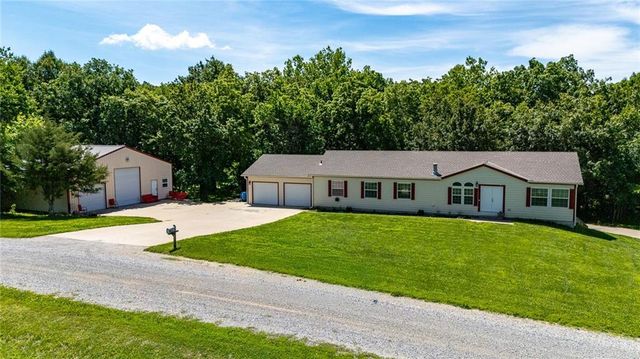6375 SE Vollmer Drive, Lathrop, MO 64465