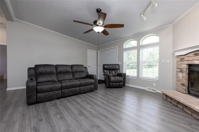 6375 SE Vollmer Drive, Lathrop, MO 64465