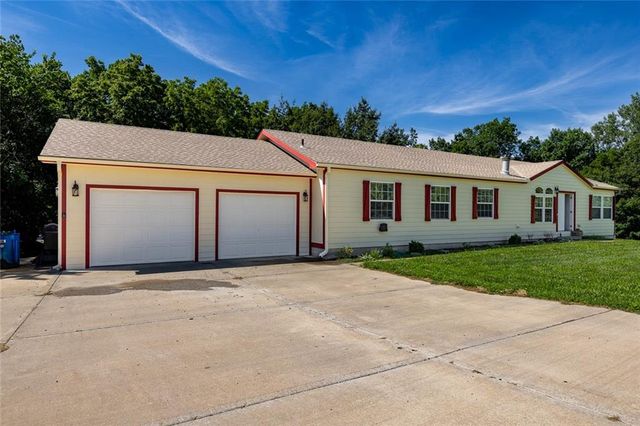 6375 SE Vollmer Drive, Lathrop, MO 64465