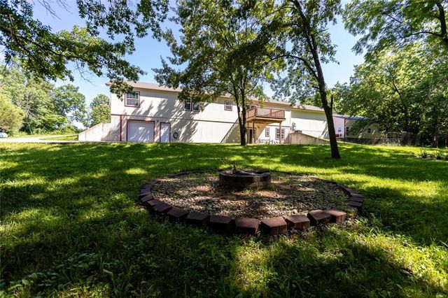 6375 SE Vollmer Drive, Lathrop, MO 64465