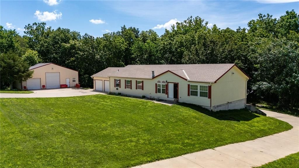 6375 SE Vollmer Drive, Lathrop, MO 64465