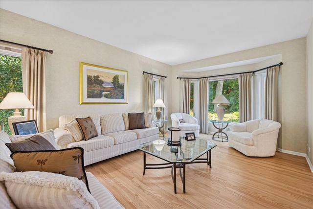 1312 Galloway Drive, Woodstock, IL 60098