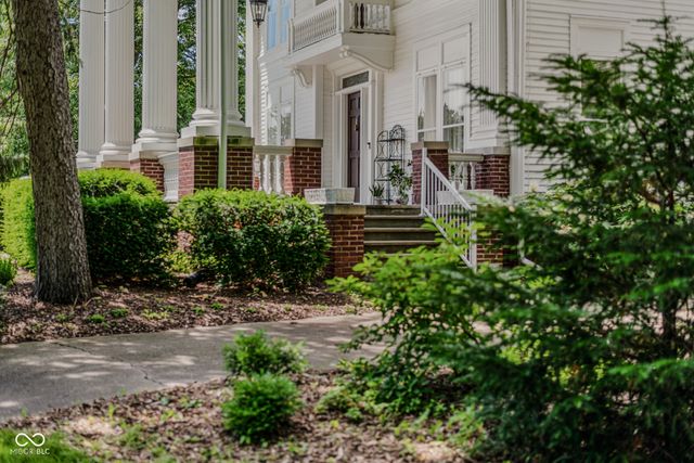 1210 16th Street, Columbus, IN 47201