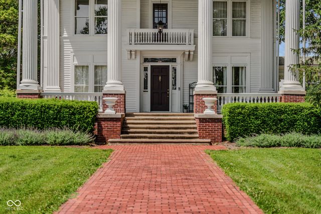 1210 16th Street, Columbus, IN 47201