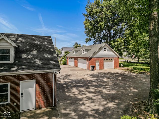 1210 16th Street, Columbus, IN 47201