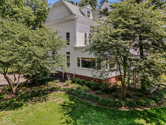 1210 16th Street, Columbus, IN 47201