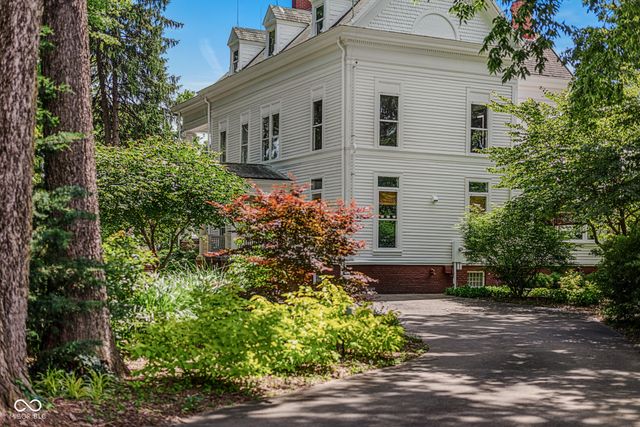 1210 16th Street, Columbus, IN 47201