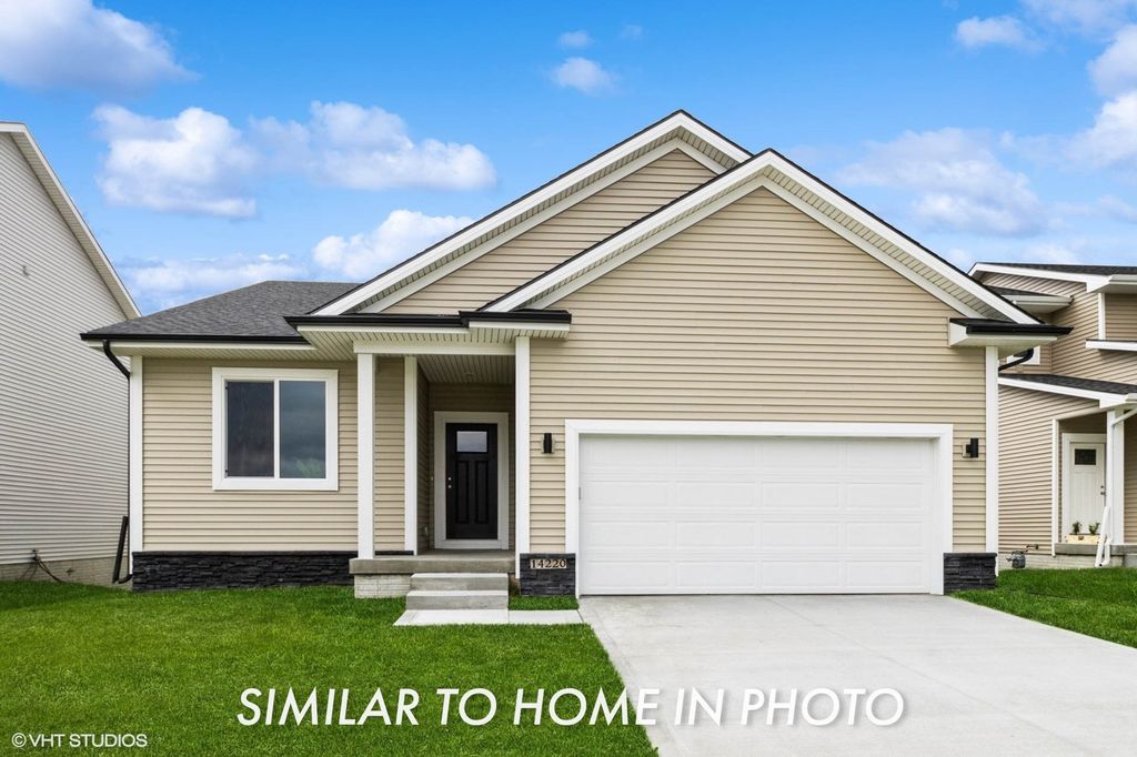 14242 Northpark Drive, Urbandale, IA 50323