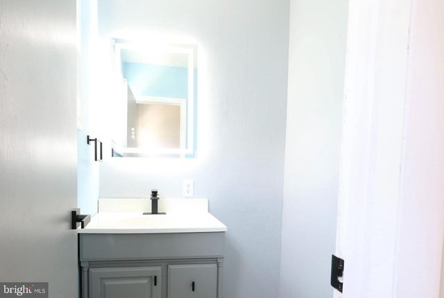 22 CLEMSON RD, Cherry Hill, NJ 08034