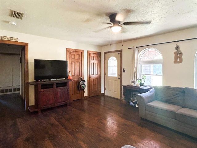 309 W Ohio, Walters, OK 73572