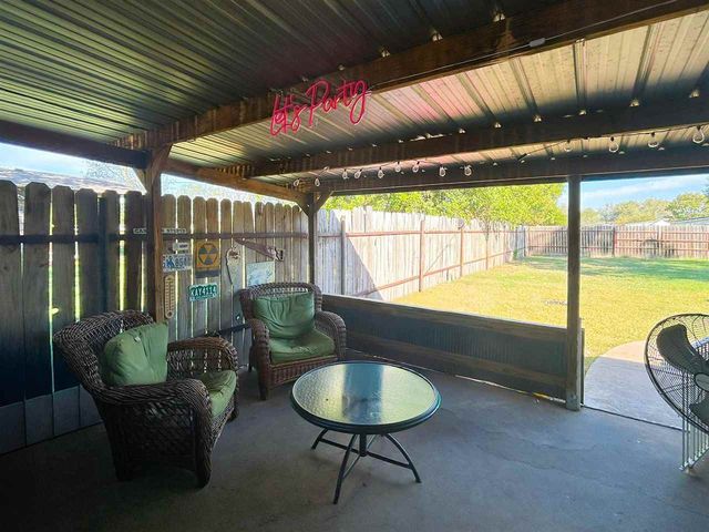 309 W Ohio, Walters, OK 73572