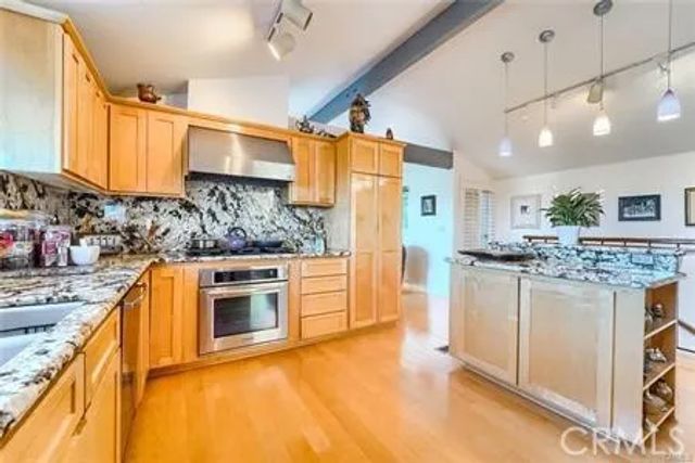 21651 Yucatan Avenue, Woodland Hills, CA 91364