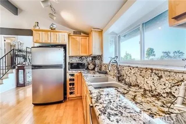 21651 Yucatan Avenue, Woodland Hills, CA 91364