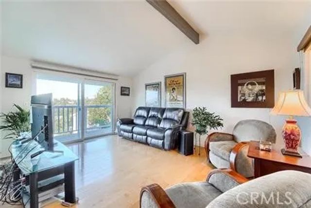 21651 Yucatan Avenue, Woodland Hills, CA 91364
