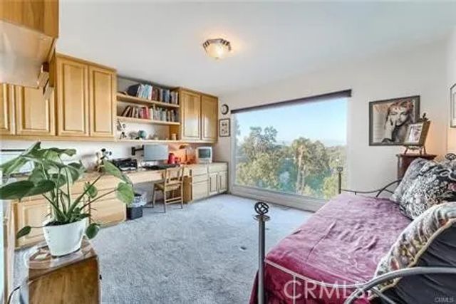 21651 Yucatan Avenue, Woodland Hills, CA 91364