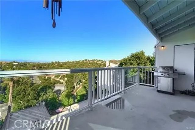 21651 Yucatan Avenue, Woodland Hills, CA 91364