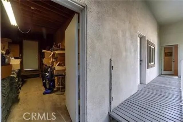 21651 Yucatan Avenue, Woodland Hills, CA 91364