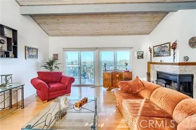 21651 Yucatan Avenue, Woodland Hills, CA 91364