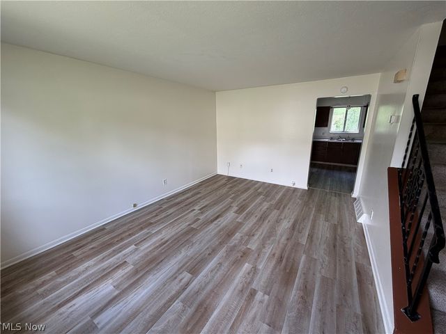 648 Loomis Avenue 658, Cuyahoga Falls, OH 44221