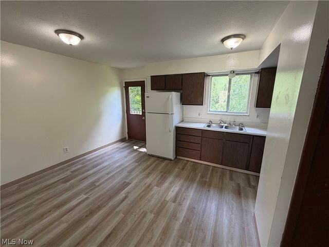 648 Loomis Avenue 658, Cuyahoga Falls, OH 44221