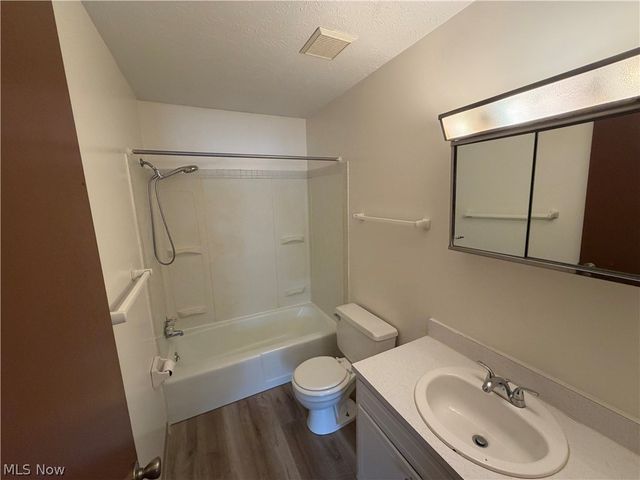 648 Loomis Avenue 658, Cuyahoga Falls, OH 44221