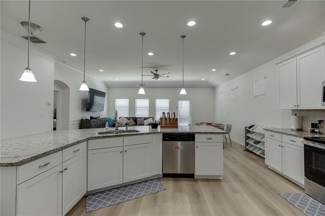381 Eagles Bluff Way, Hoschton, GA 30548