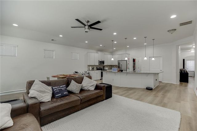 381 Eagles Bluff Way, Hoschton, GA 30548