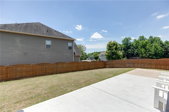 381 Eagles Bluff Way, Hoschton, GA 30548