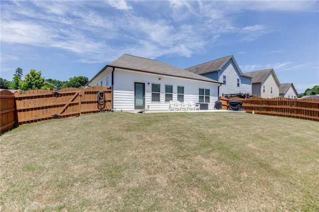 381 Eagles Bluff Way, Hoschton, GA 30548