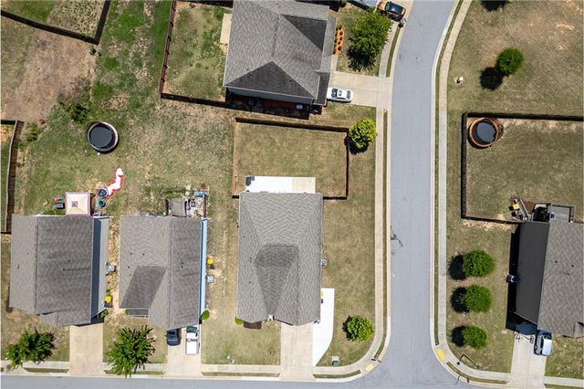 381 Eagles Bluff Way, Hoschton, GA 30548