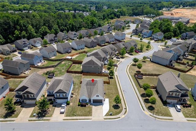 381 Eagles Bluff Way, Hoschton, GA 30548