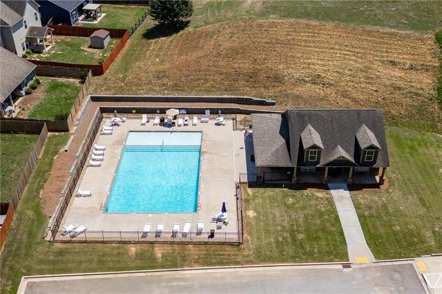 381 Eagles Bluff Way, Hoschton, GA 30548