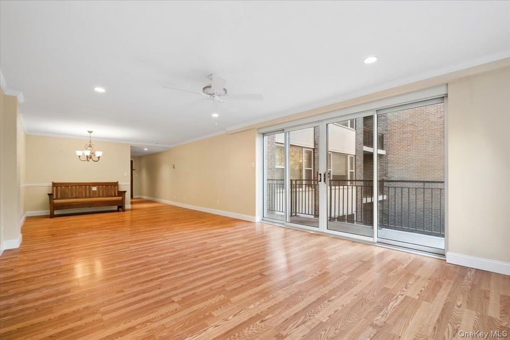 20 Old Mamaroneck Road 3L, White Plains, NY 10605 — photo 4