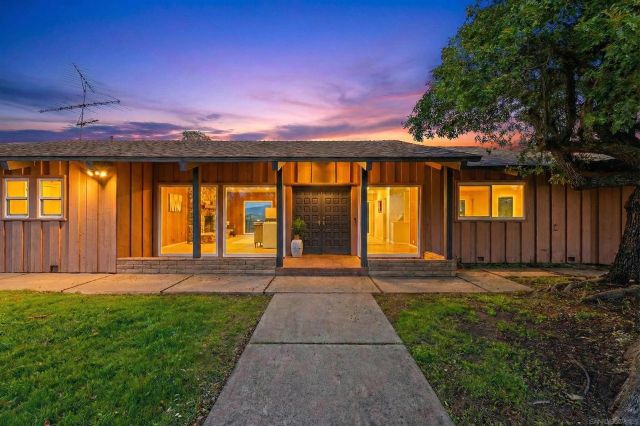 27608 Cobb Ln, Valley Center, CA 92082