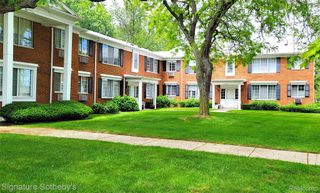 20870 Wildwood 221, Harper Woods, MI 48225