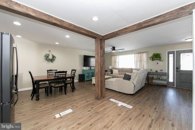 5 SUMMER AVE, Burlington, NJ 08016