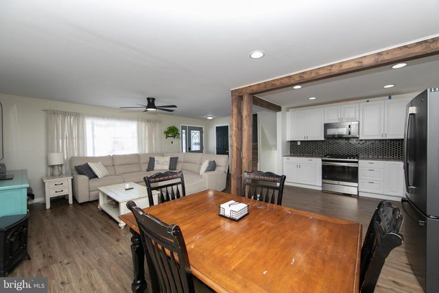 5 SUMMER AVE, Burlington, NJ 08016