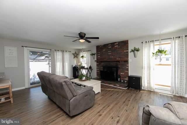 5 SUMMER AVE, Burlington, NJ 08016