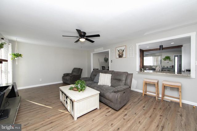 5 SUMMER AVE, Burlington, NJ 08016