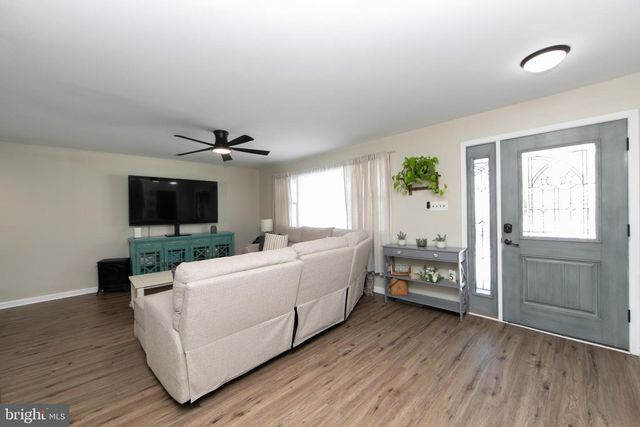 5 SUMMER AVE, Burlington, NJ 08016