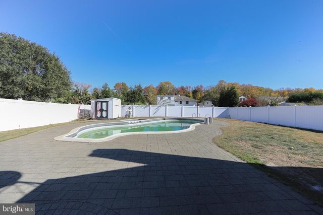 5 SUMMER AVE, Burlington, NJ 08016