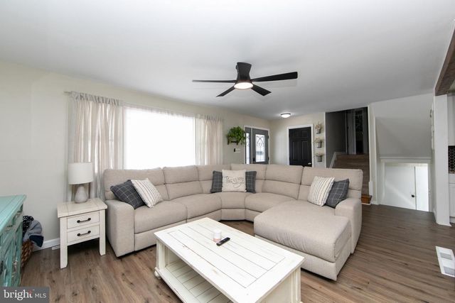 5 SUMMER AVE, Burlington, NJ 08016