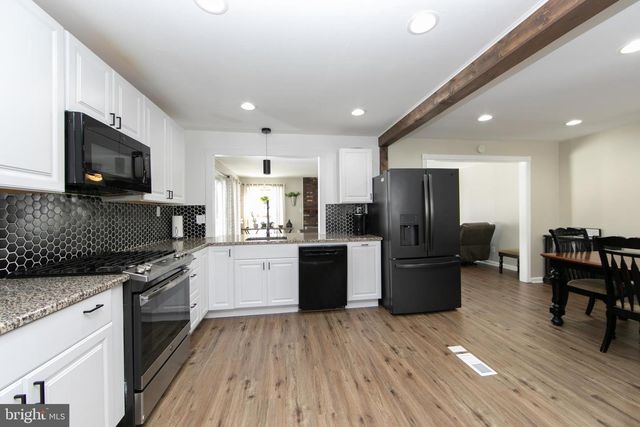 5 SUMMER AVE, Burlington, NJ 08016