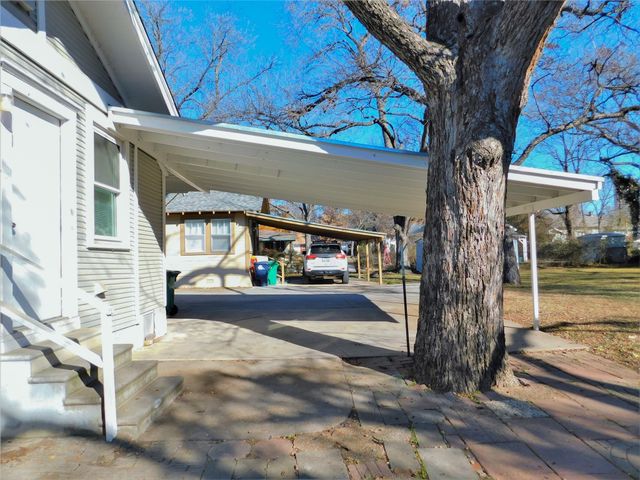 808 N Elm Street, Denton, TX 76201