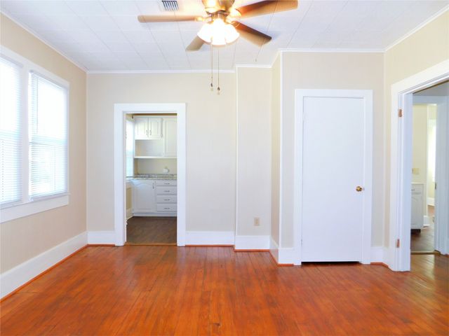 808 N Elm Street, Denton, TX 76201