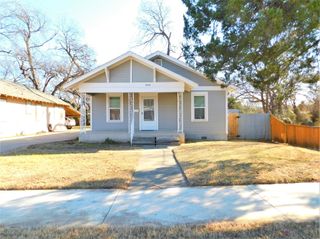 808 N Elm Street, Denton, TX 76201