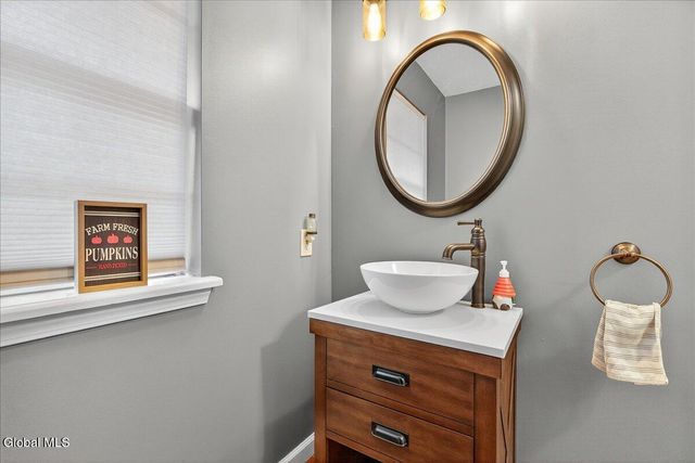 712 Adams Circle, Ballston Spa, NY 12020