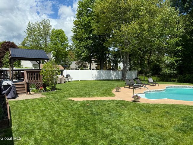 712 Adams Circle, Ballston Spa, NY 12020